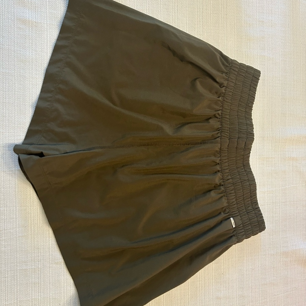 Vuori Villa Shorts High-Waisted Relaxed Fit